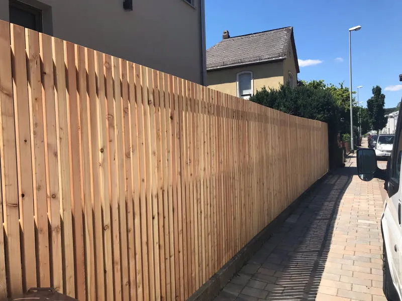 Privathaus Eppstein Zaun aus Hochgebirgslärche