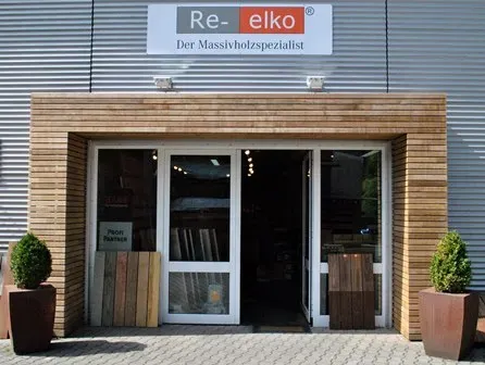 Eingang der Ausstellung von Re-elko in Hofheim