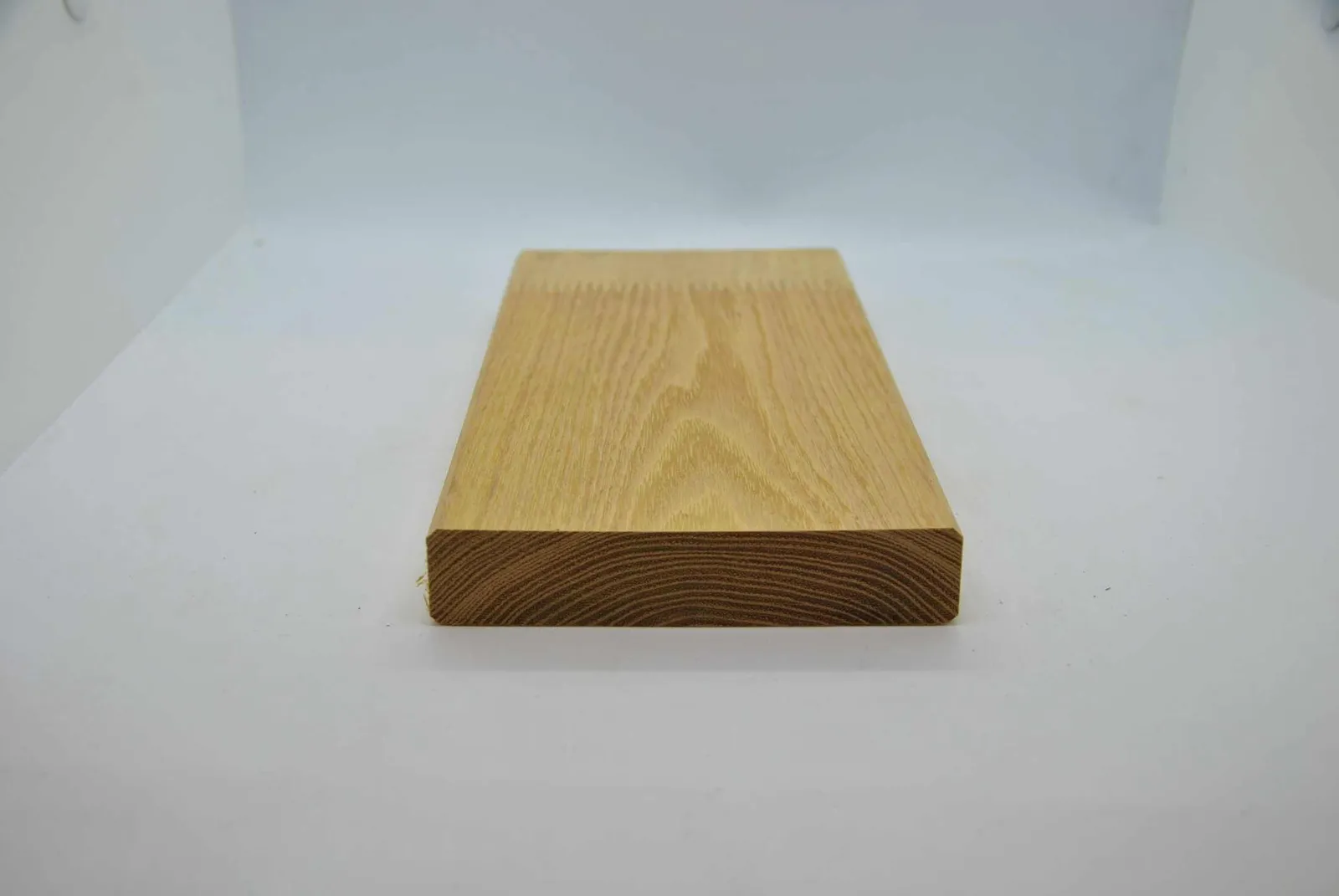 Holzmuster Robinie Terrassendiele TSS 23x118