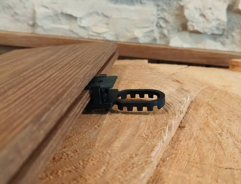 Kebony Rask Befestigungsclip Holz